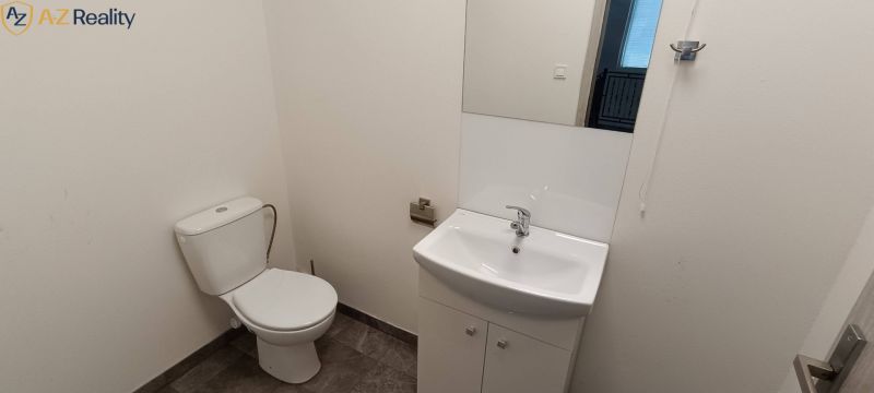 Kiadó Üzlethelység, Üzlethelység, Nové Zámky, Szlovákia