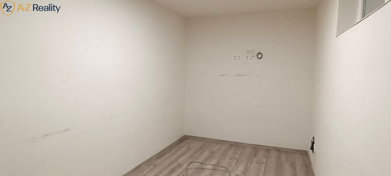 Kiadó Üzlethelység, Üzlethelység, Nové Zámky, Szlovákia