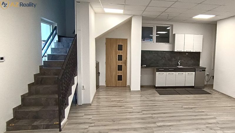 Kiadó Üzlethelység, Üzlethelység, Nové Zámky, Szlovákia