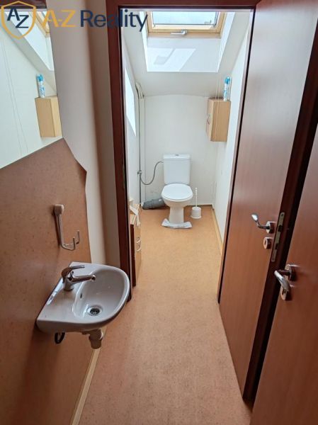 Eladó Irodahelység, Irodahelység, Komárno, Szlovákia