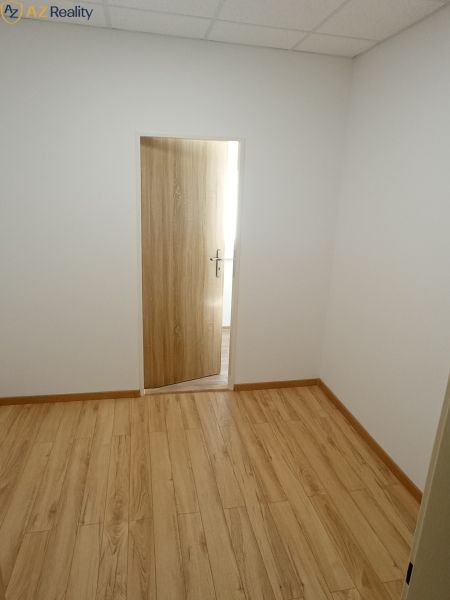 Kiadó Raktárak és ipari épületek, Raktárak és ipari épületek, Komárno,