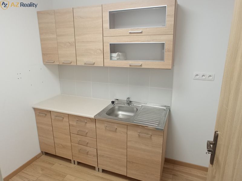 Kiadó Raktárak és ipari épületek, Raktárak és ipari épületek, Komárno,