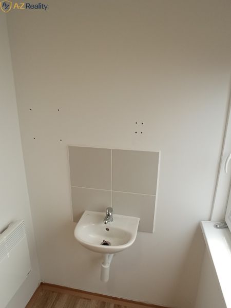 Kiadó Raktárak és ipari épületek, Raktárak és ipari épületek, Komárno,