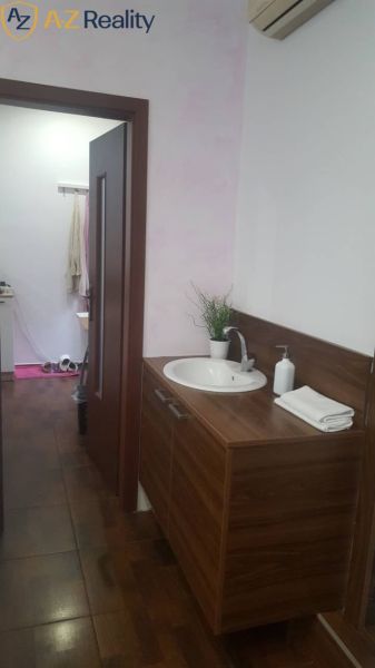Eladó Épület, Épület, Komárno, Szlovákia